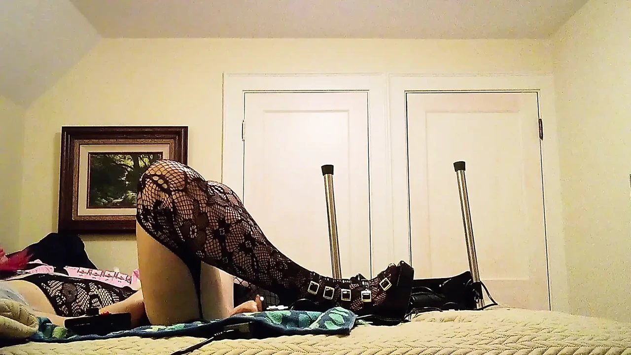 Crossdresser and Trans Woman Using Fucking Machine – Compilation 4