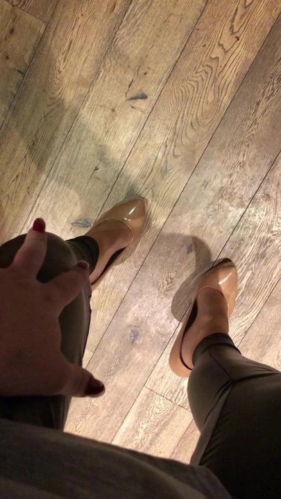 StellaSummers walking in seven inch heels