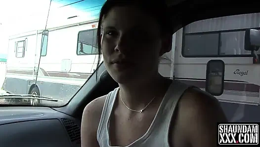 Holly Lane f-150'imde sikimi emiyor