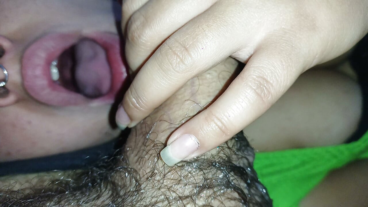 2 creampies dans la bouche de la salope, le cocu ne peut résister à la meilleure pipe de tous les temps.