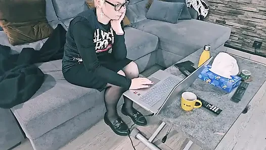 Ich Musste Mich Entscheiden, Ob Ich Meine Reife MILF-muschi Dildoe Oder Arbeiten Musste