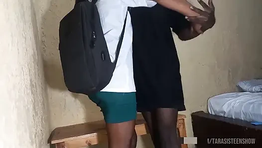 Mein afrikanisches mädchen nach einem langen tag des studiums