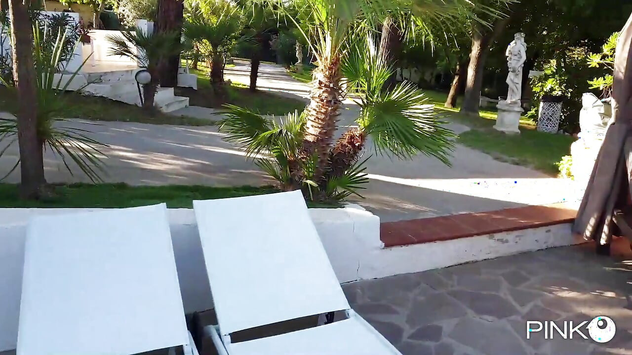 The hot girl Korinha buggered by Luca Ferrero