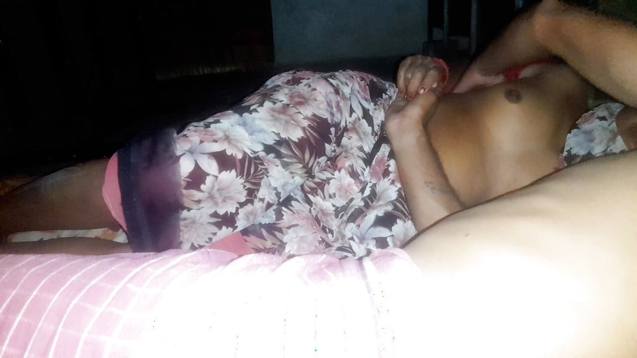 Ek Pyasi Padosan jabardast crempai hardsex romantis chudai like en abonneer je op