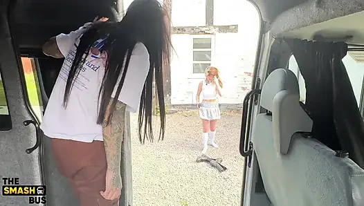 Ateşli kız tavlıyor