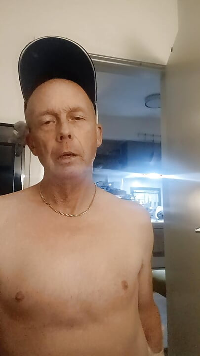Wykorzystaj mnie, zrób mi swoją sukę, mówi mały kutas