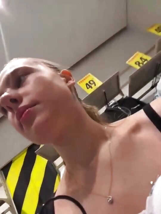 Jucielussie horny in changing room