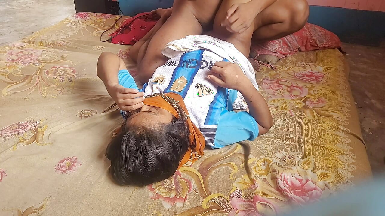 Viral video of a sexy Bangladeshi Argentina supporter wearing a dhoti