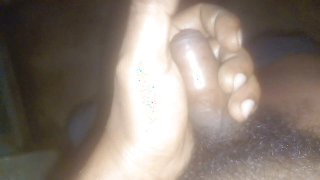 Handjob di kamar mandi