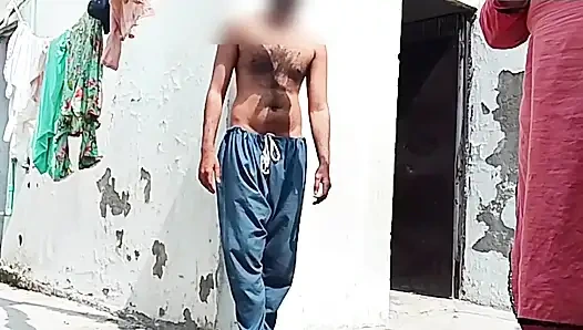 BHABHI INDIA SEMOK MENGISAP KONTOL DAN DISETUBUHI