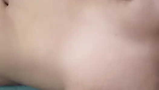 Desi junges mädchen hart gefickt mit großem holzdildo und laut stöhnen