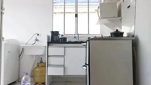 Pirang nakal untuk tukang ledeng.