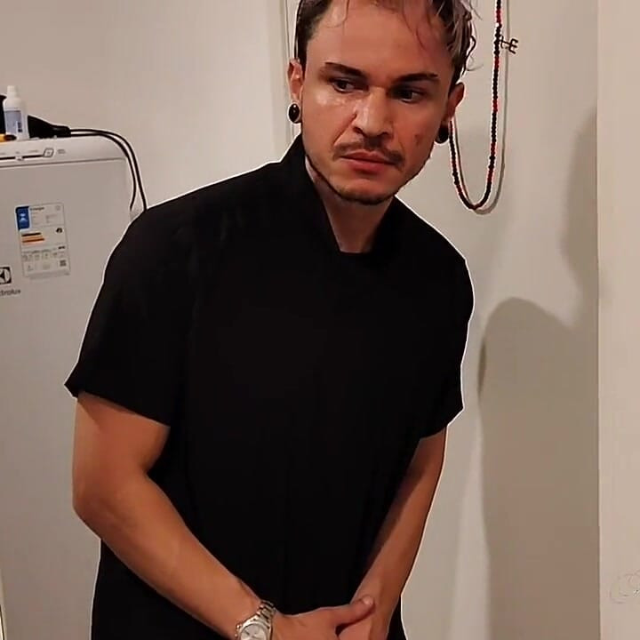 Minha Mamacita Adotiva Me Flagrou Se Masturbando Vendo Ela No Banho Моя приёмная мамасита поймала меня, когда я смотрел на неё в ванне