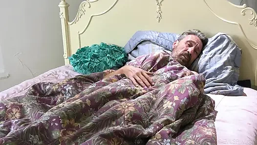 Das sexy schätzchen vanessa sky bekommt ihren süßen arsch von ihrem stiefvater geknallt