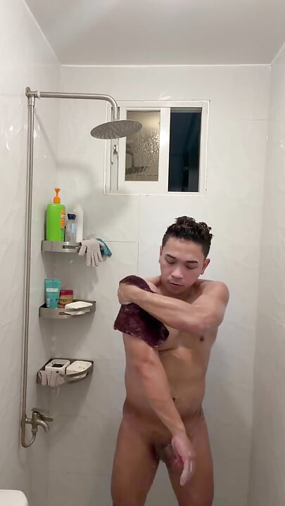 Hot Filipino Twink Jerks off in Steamy Shower