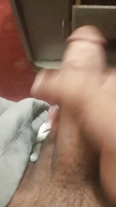 Anyone who wants to enjoy a sexual relationship with me and have a real relationship with my cock can contact me.