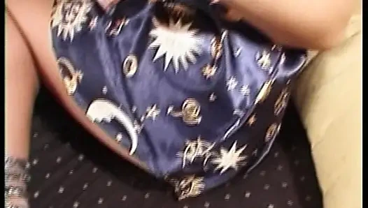 Cewek jalang dengan toket besar ini lagi asik ngentot kontol besar sampai toketnya dientot habis-habisan