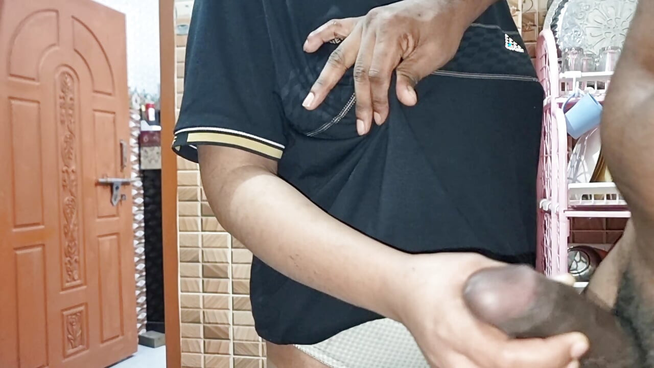 Tôi đụ vợ tôi hôm nay cô ấy nhét dây T của tôi. Video mới bằng giọng nói Bangla