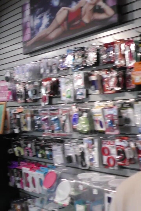 Skylar Madison ดูดควยคนดําทุกคน