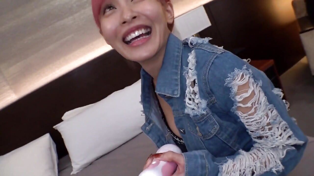 ตอน 2: 【ผมสีฉูดฉาด หีโกนเกลี้ยง นมยักษ์สาว】