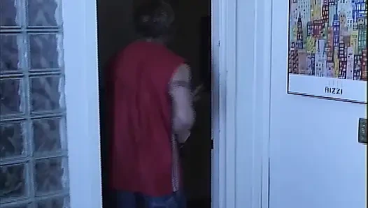 Студентка позволяет себе сниматься на видео во время траха