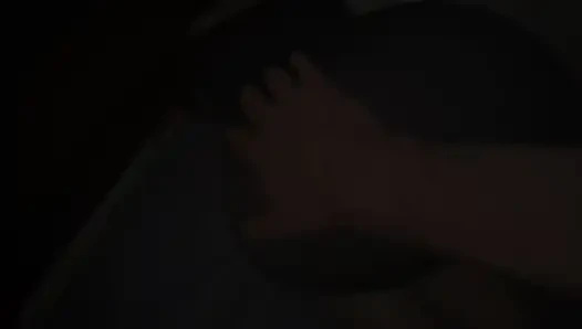 Eğlence İçin Külotlu Bir Popoya Dokunmak