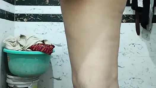 Priya si kakak ipar india lagi asik pamer tembus pantanya