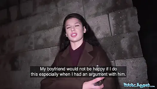 Gadis pesta yang kesepian merinding di ruangan casting - agen publik