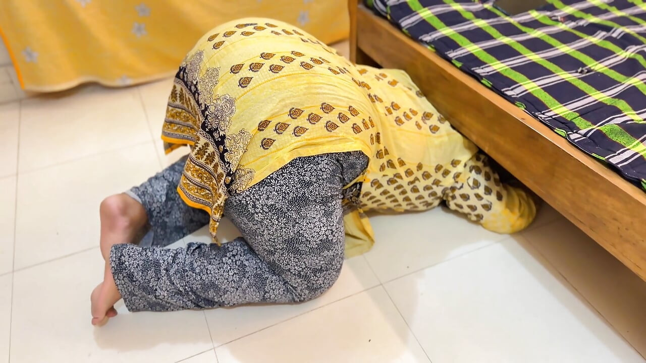 Huwelijk Al'ab Dhat Almuakhrat Alkabirat Walshawniat EaliqatWett Alsarir Walan Turid Mumarasat Algallen