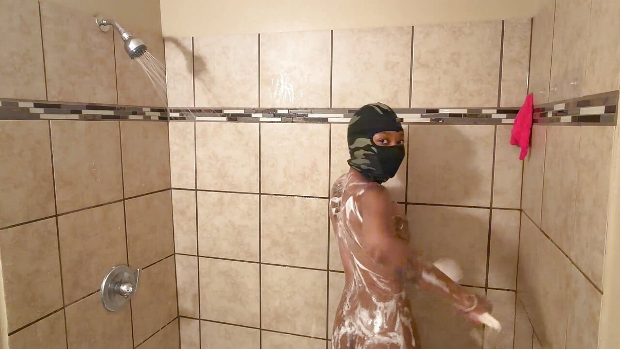 Shower time showing my hot body while going live!