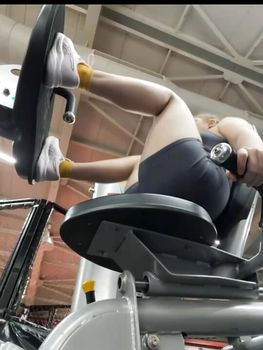 Verrücktes ficken im fitnessstudio