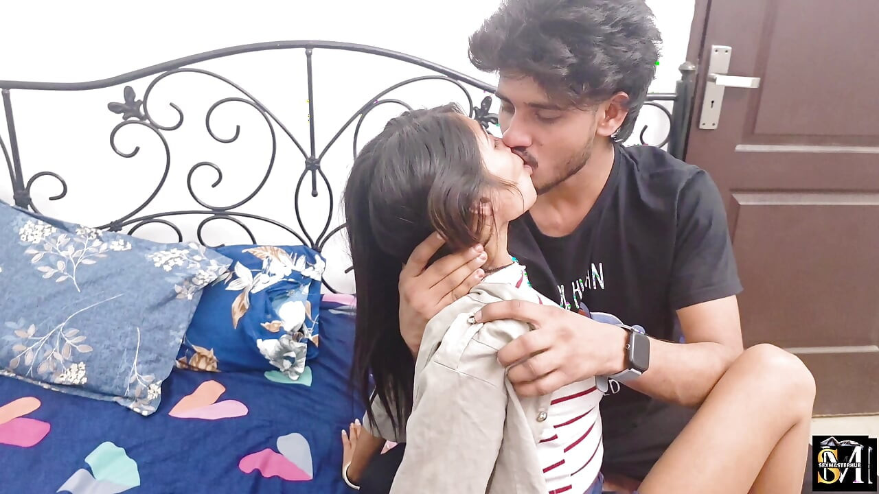 After spending time together in the park, A guy made plans with his girlfriend, took her home, and they had passionate sex