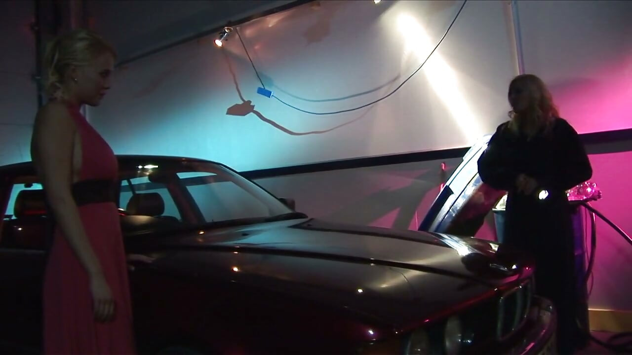 Gorgeous blonde MILFs have sex on car
