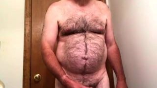 Hermoso peludo y casado abuelo