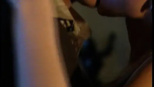 Sexy blondine in schwarzen strümpfen hart im doggystyle gefickt