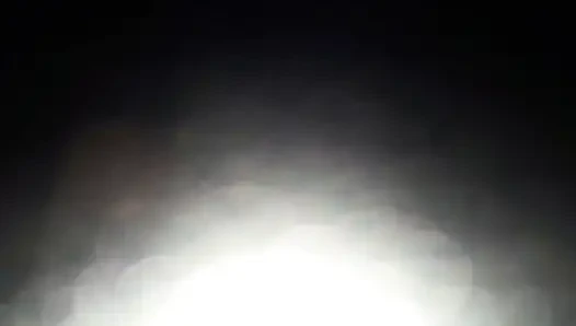 Önce karımı dildoyla alıyorum ve sonra daha fazla dayanamıyorum