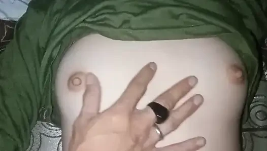 Temanku yang sange sangat beruntung dengan memek sempit