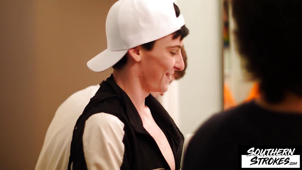 Southernstrokes adam strong和chris summers和zack love玩3P