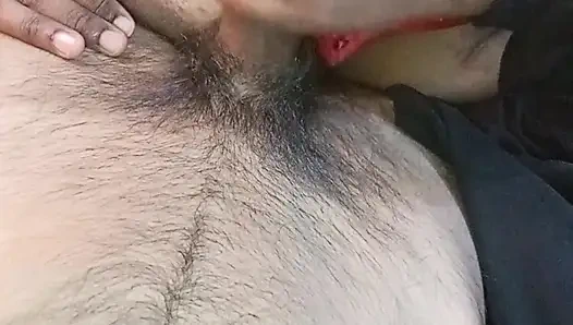 Bhabhi ne devar ka hath se lund ka pani nikala