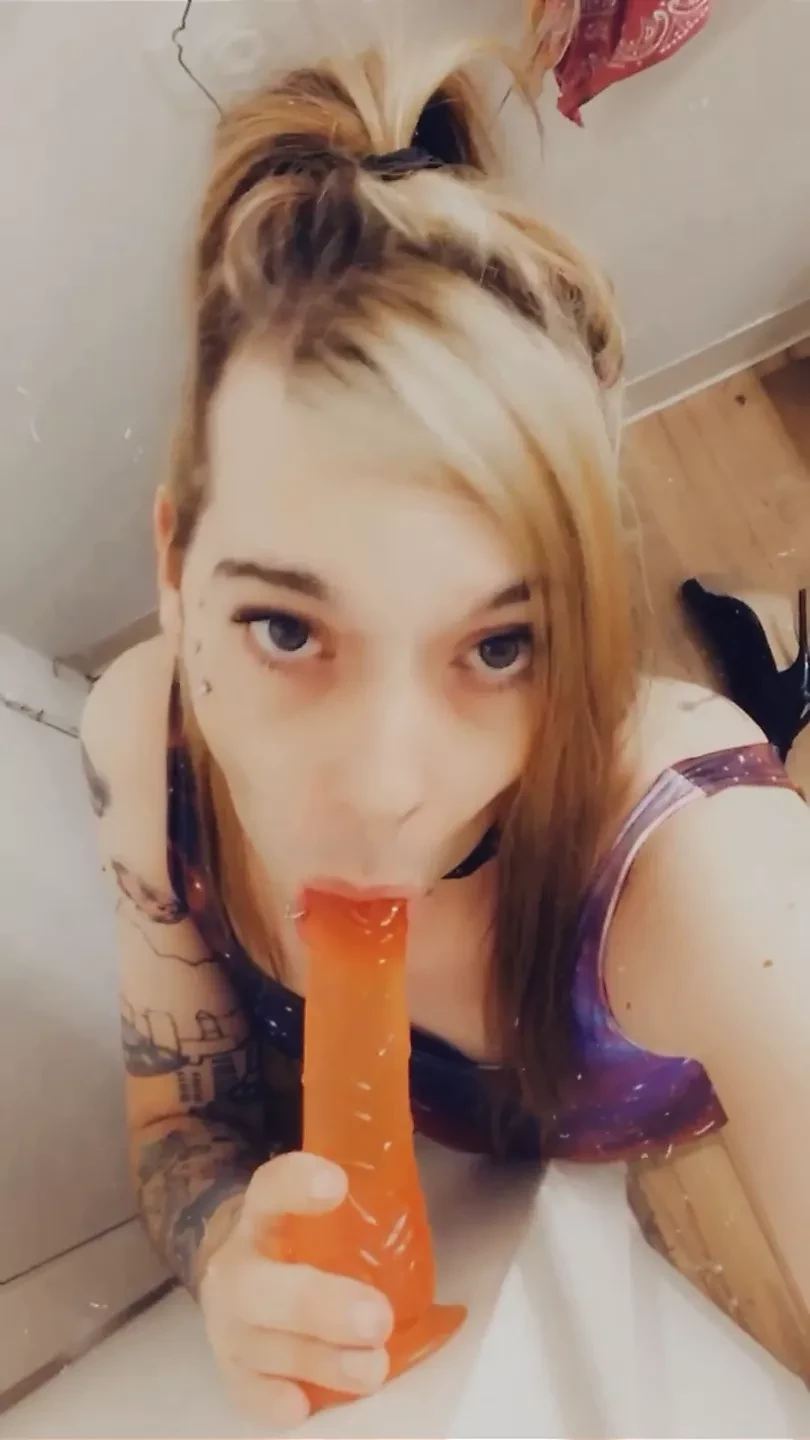Galaxy Girl Loves Sex