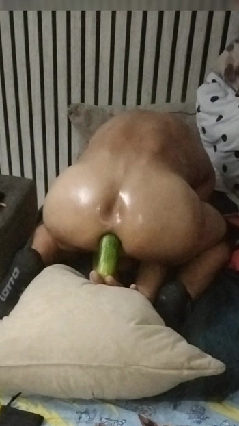 Oblikovana guza jaše dildo