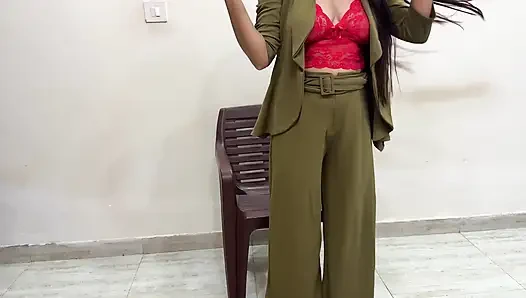 Horny Saara Got Fucked From His Staff for Promotion New XXX Porn in Hindi