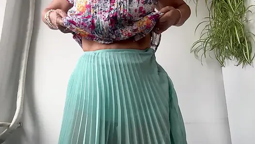 Sexy MILF stepmom Michelle is horny at the office again and rubs her juicy pussy in front of her colleagues.