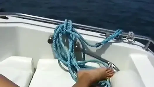 İki lezbiyen hatun birbirini sikiyor