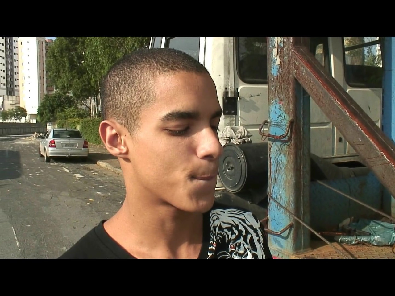 像一个饥渴的婊子一样骑乘他的男友