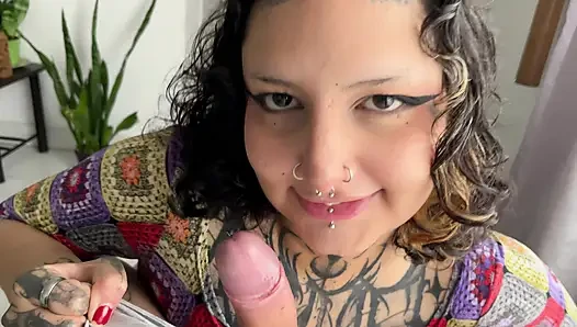 Blowjob und handjob endet mit riesigem abspritzen