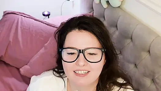 GADIS KAMPUS KUTU BUKU YANG HOT MENGUNDANGMU MUNCRAT BERSAMA-SAMA