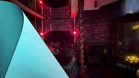 Bagian 4:- domina ngasih hadiah pemujaan sama booboo