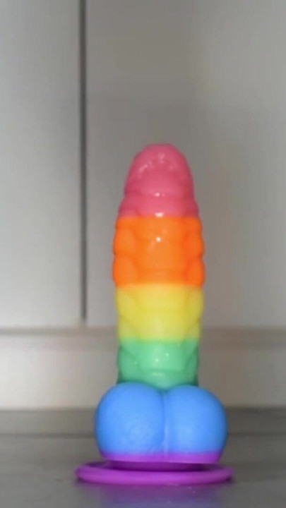 Zapanjujući trenutak iz "Velikih sisa trans dildo jaše"