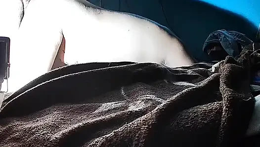 Я до сих пор не вставляет его внутрь, и он говорит мне, что это будет больно